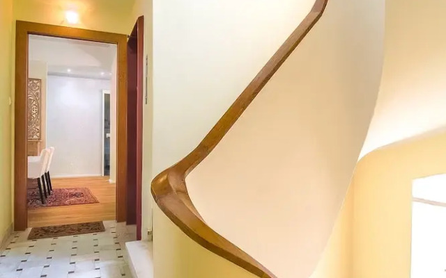 Hidden Gem 2 Bedroom near City Center