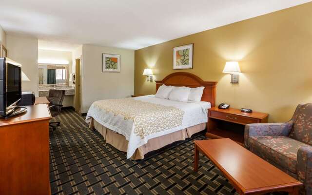 Days Inn by Wyndham Kent - Akron