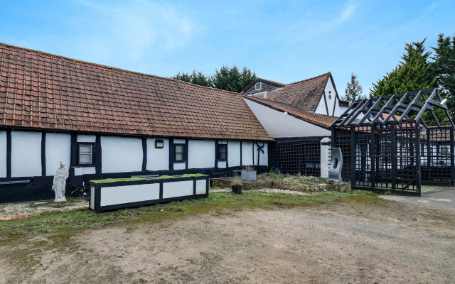Tudor Oaks Lodge Stevenage North