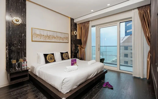 High End Luxury Stay with Full Palm Jumeirah View