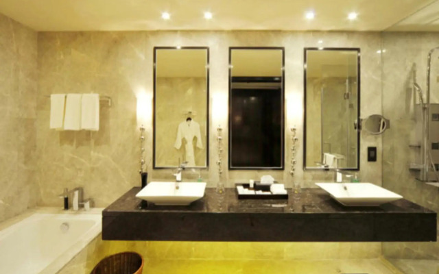Royal Suites & Tower