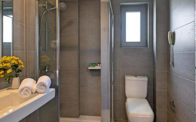 Maritimo Beach Hotel