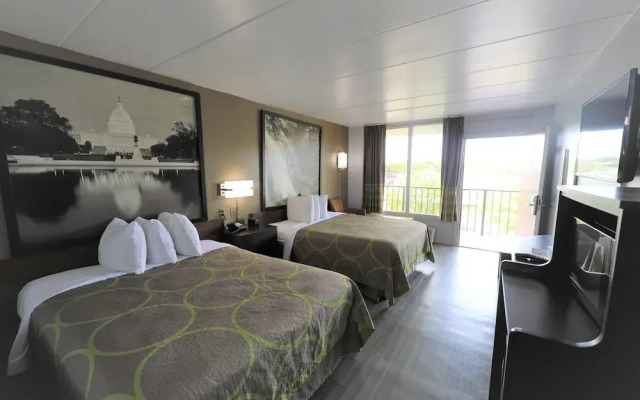Super 8 By Wyndham Manassas