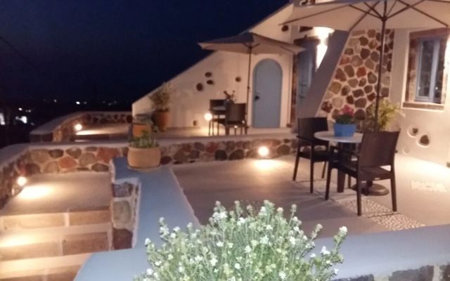 Notis Villa