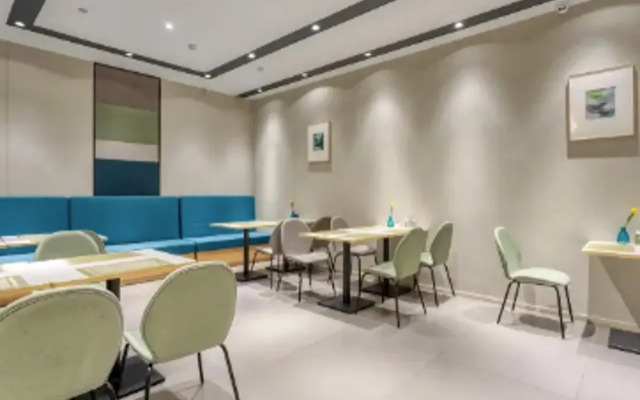 Homeinn Selected Hotel (Kunming Anning Wuyue Plaza)