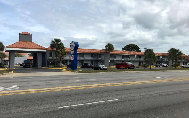 Super 8 North Charleston