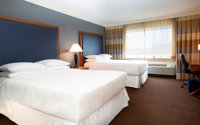 Sheraton Niagara Falls - Image 3