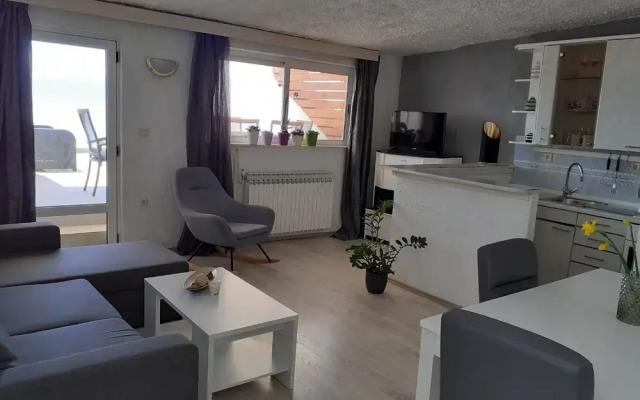 Jure - Terrace With Amazing sea View - A1 Leona