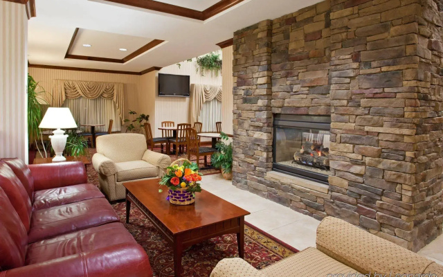 Holiday Inn Express & Suites Marion by IHG