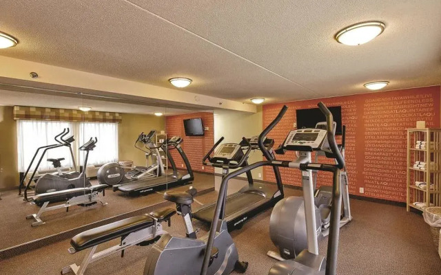 La Quinta Inn & Suites Canton