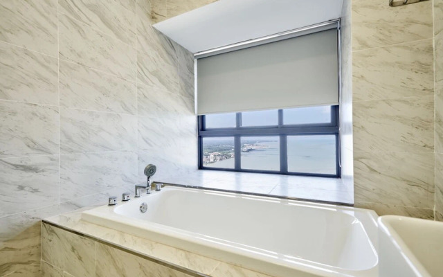 OYO Home 935 Breathtaking Studio Imperio Residence