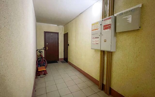 Apartments on the Avenue of Glory 40k6