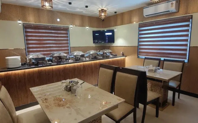Nandhavanam A Business Class Residency