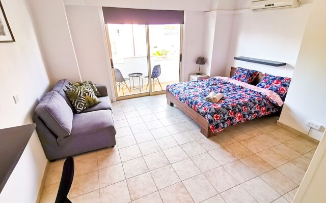 Central Square Nomadic Rooms
