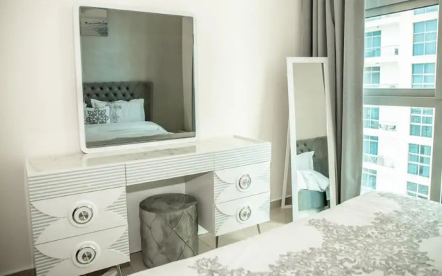 Spacious Apartment in Marina Dubai