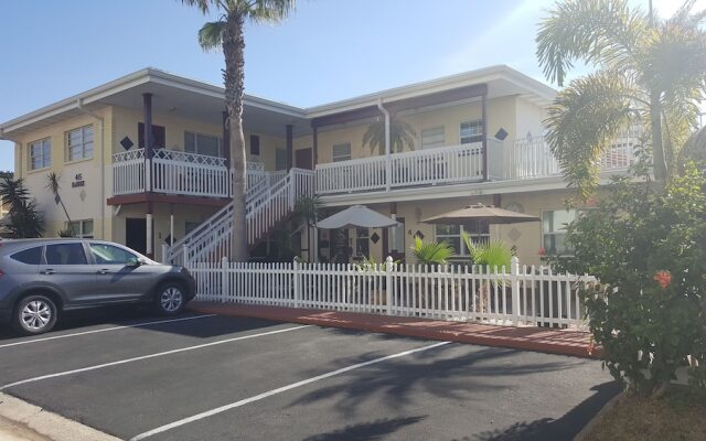 Silver Sands Motel