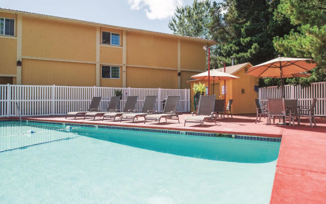 Best Western Plus Parkway Inn