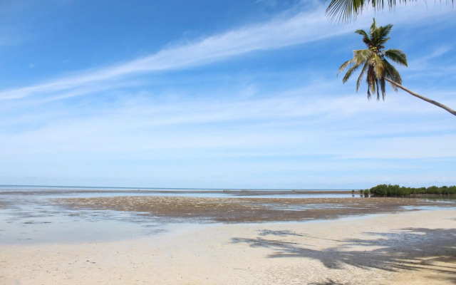 Costa Palawan Resort