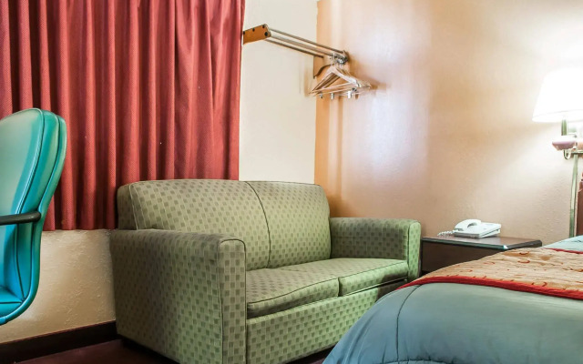 Rodeway Inn Farmington
