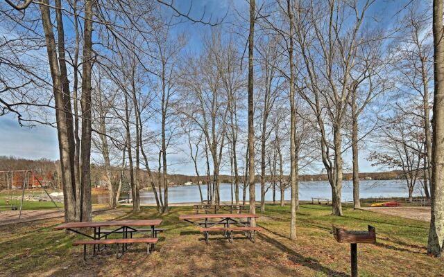 Arrowhead Lake Amenities: Quaint Home w/ Fireplace