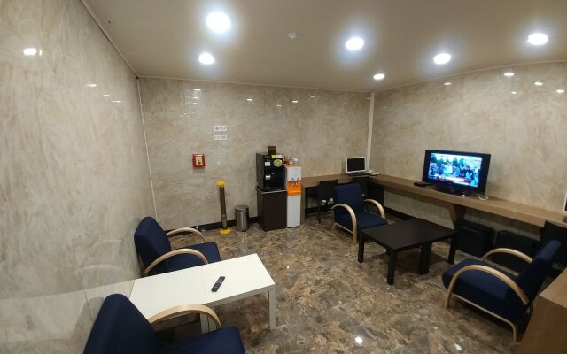 I.Y Hotel
