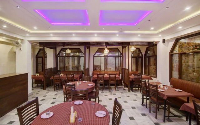 The Taj Residency by OYO Rooms