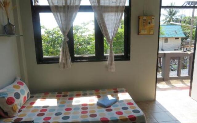 Same Same Guesthouse Bar & Restaurant