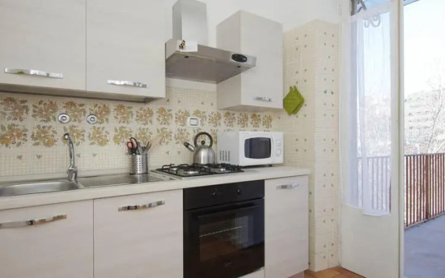 Green Hill Over Trastevere