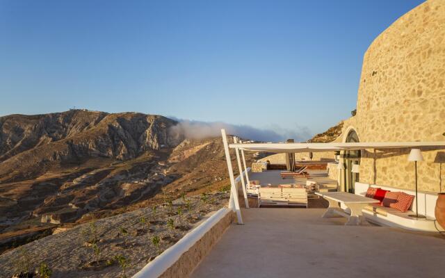 Luxury Villa in Santorini!