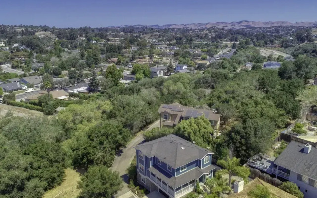 552 Paseo Street 4 Bedroom Home by Redawning