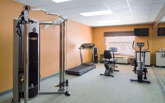 Quality Suites Houston IAH Airport - Beltway 8