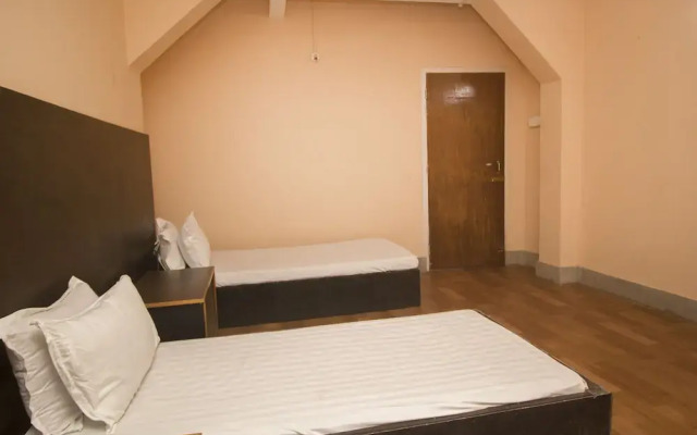 Spot On 61318 Plato Homestay