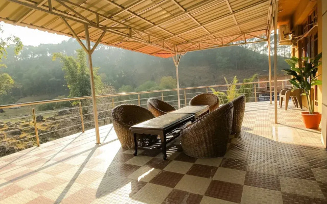 OYO 8367 Hotel The Woodz