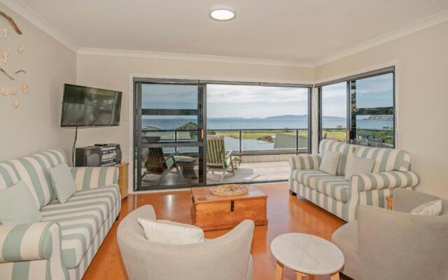 The Glass House - Kuaotunu Holiday Home