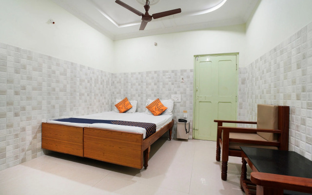 SPOT ON 38697 Hotel Sridhar