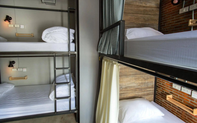 Happy Monkey Hostel Bangkok