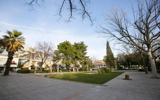 Spacious Apartment Next To Metro - Marousi