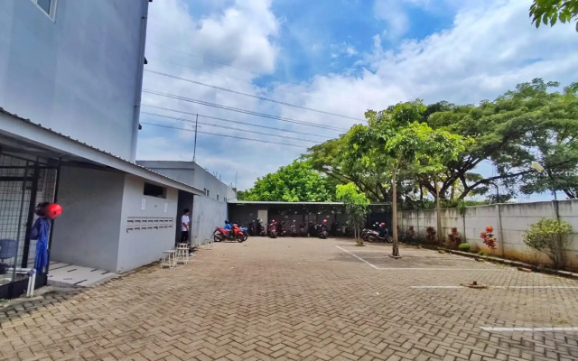 De La Charis Hotel by Waringin Hospitality