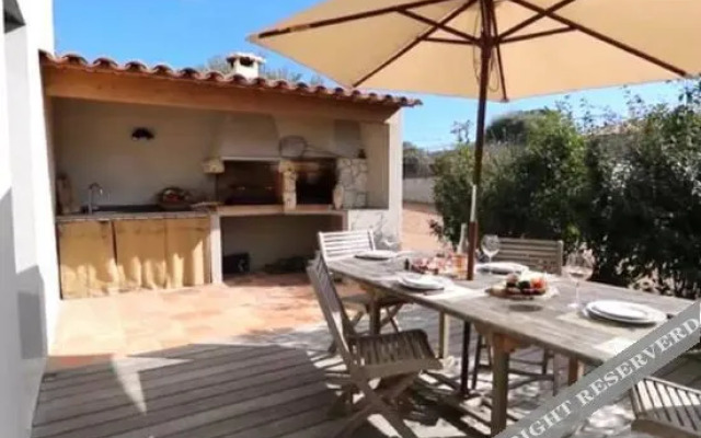 Villa Madra