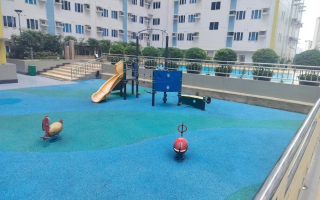 Spacious 1-bedroom Condo in Quezon City With Private Pool