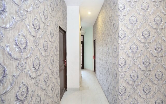 OYO 13102 Hotel Adarsh