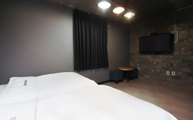 Geojedo Gohyeon Hotel Blue