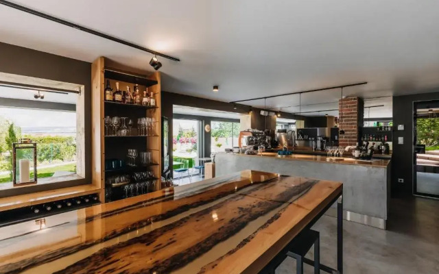 VILLA BRICOLA - Boutique Apartments