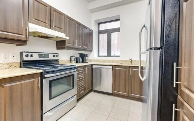 M11 Stylish Modern 3BR in Prime Location