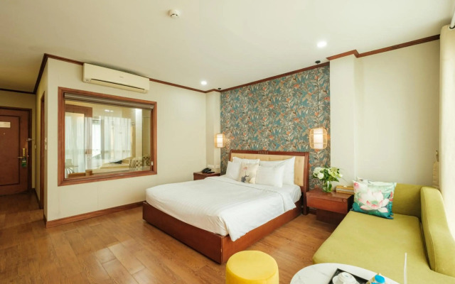 Sunset Westlake Hanoi Hotel