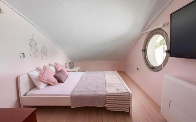Studio Evian