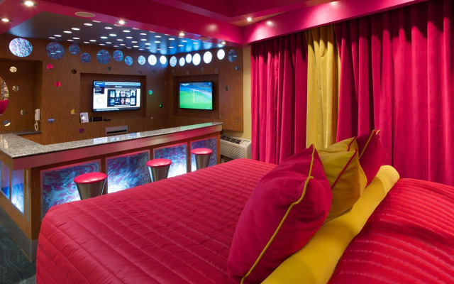 Le Chabrol Hotel & Suites