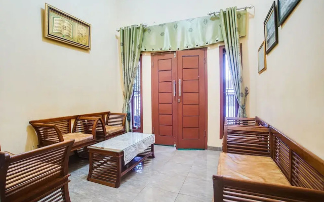 OYO Life 3005 Kost Rumaisha Syariah