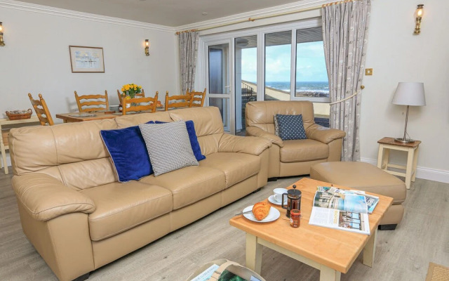 7 Thurlestone Rock
