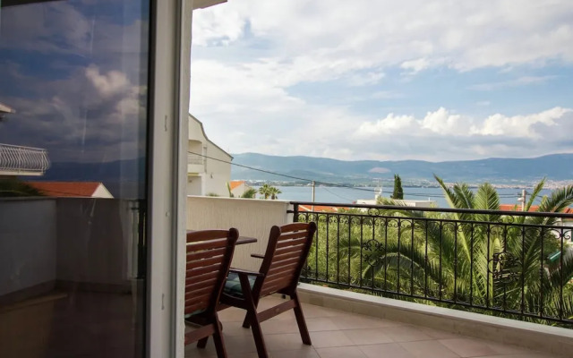 Breezy Stay Near Trogir